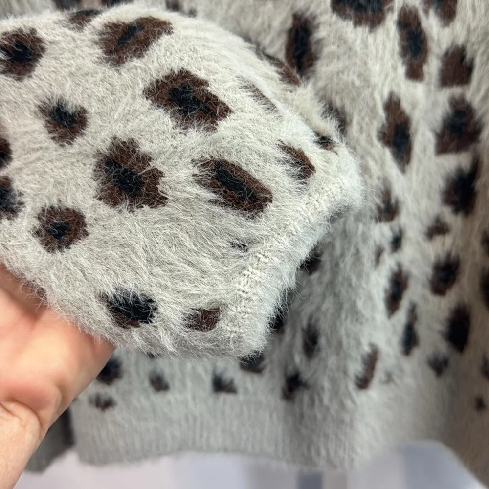 Oceanus Fuzzy Animal Print Sweater - Picture 4 of 5